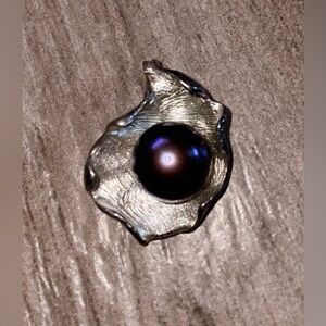 925 Sterling Silver pendant with Black Pearl
